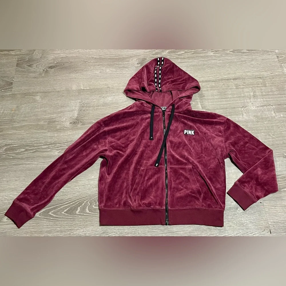 ❤️3/$15❤️VS PINK Maroon Zip Up Size XS - Picture 1 of 3